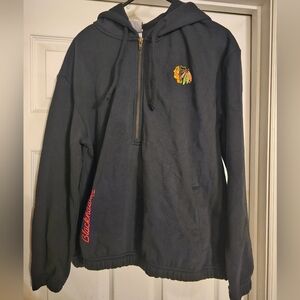NWT Chicago Blackhawks 1/2 Zippered Hoodie. Size:M (8/10).